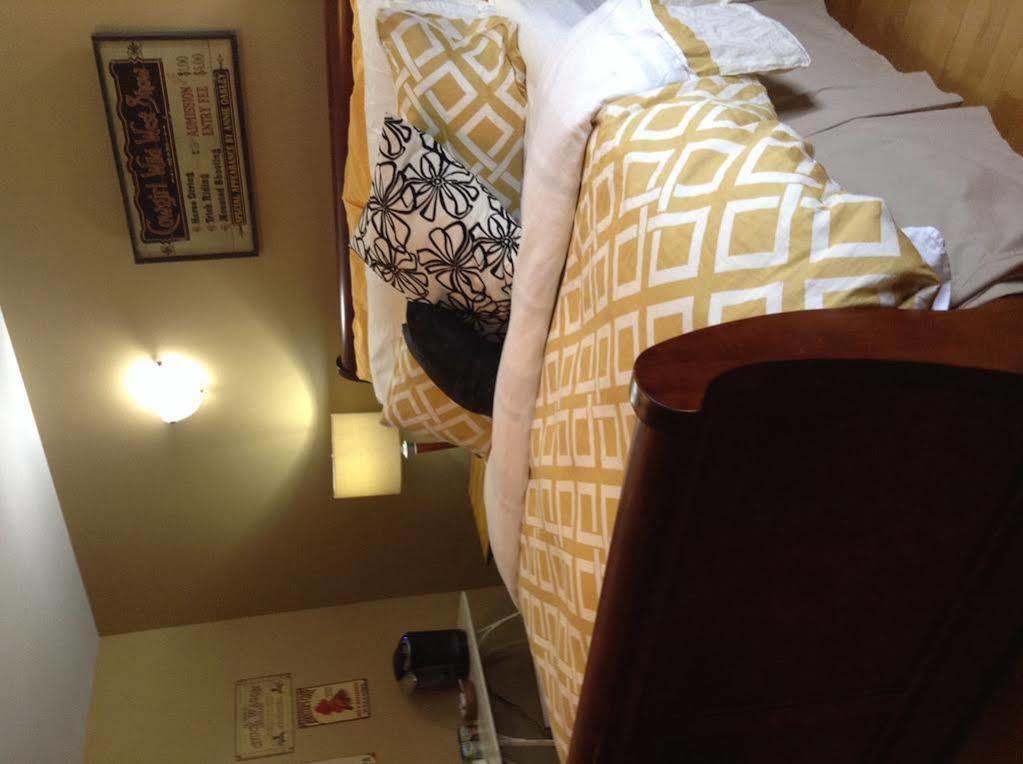 Money Pennies Bed And Breakfast Campbell River Exteriör bild