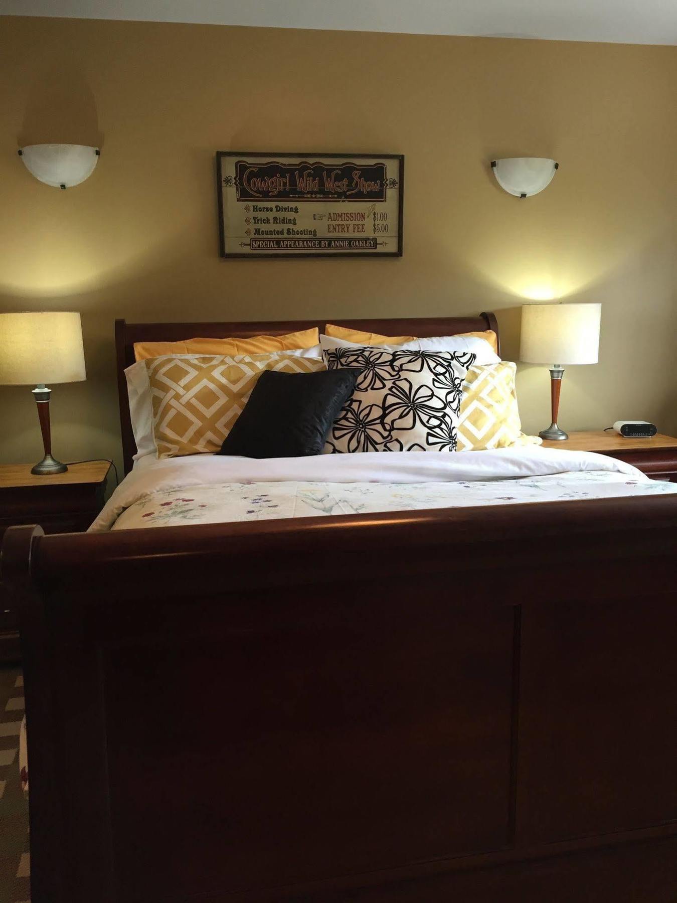 Money Pennies Bed And Breakfast Campbell River Exteriör bild