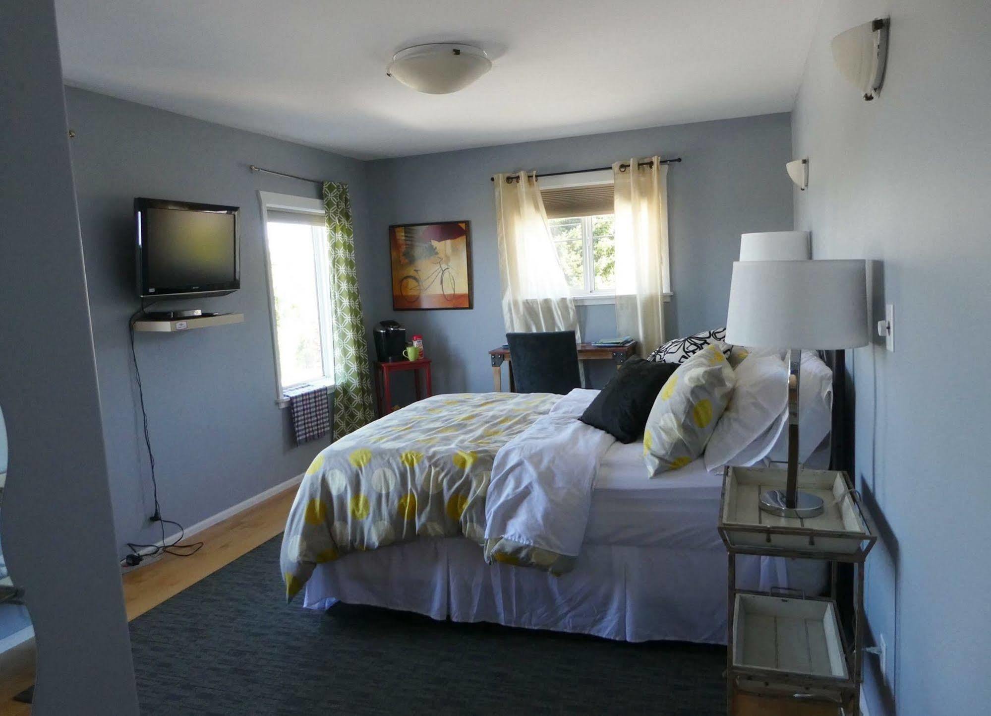 Money Pennies Bed And Breakfast Campbell River Exteriör bild